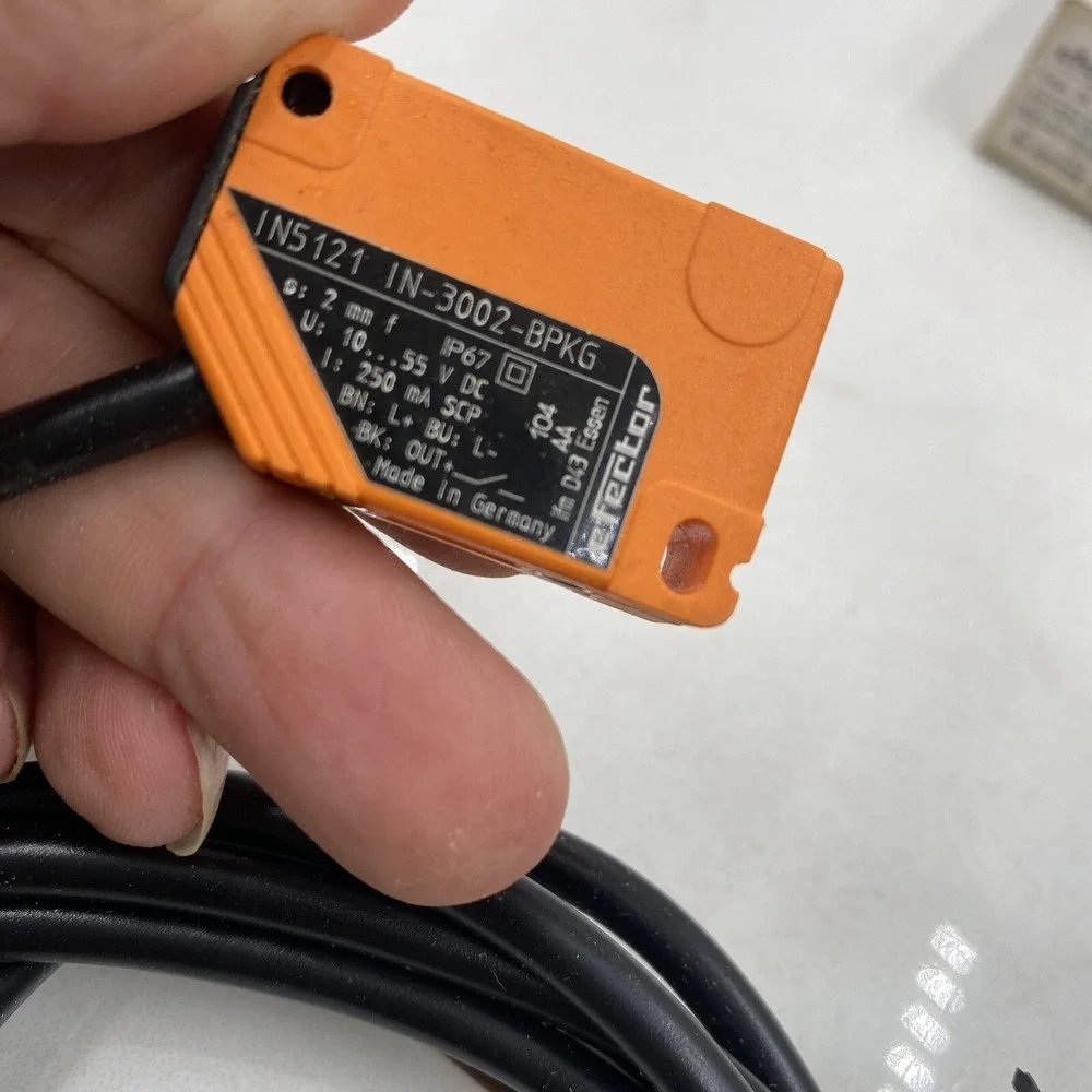 EFECTOR IN-3002-BPKG-IN5121 / IN3002BPKGIN5121 (BRAND NEW)